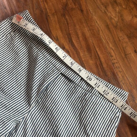 AKRIS PUNTO Frankie Seersucker Cropped Pants - Picture 5 of 9